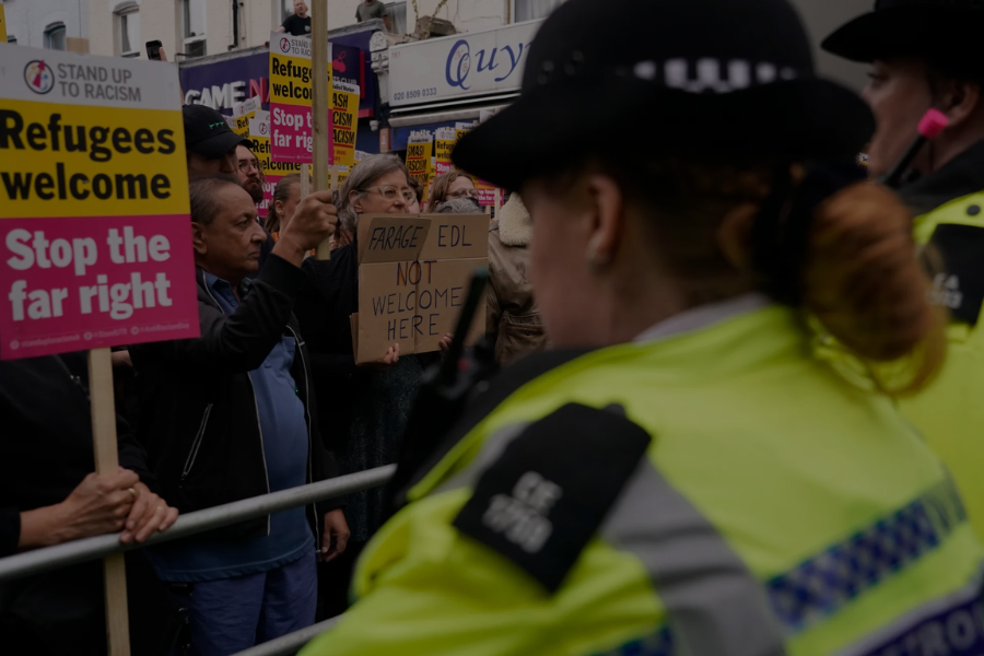 UK: About 25,000 anti-racism protesters marched to counter far-right rallies