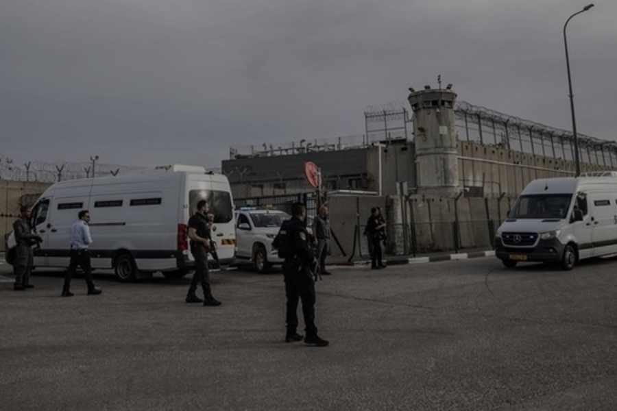 Palestinian Detainees in Israel Receive Water for only 45 Minutes Daily