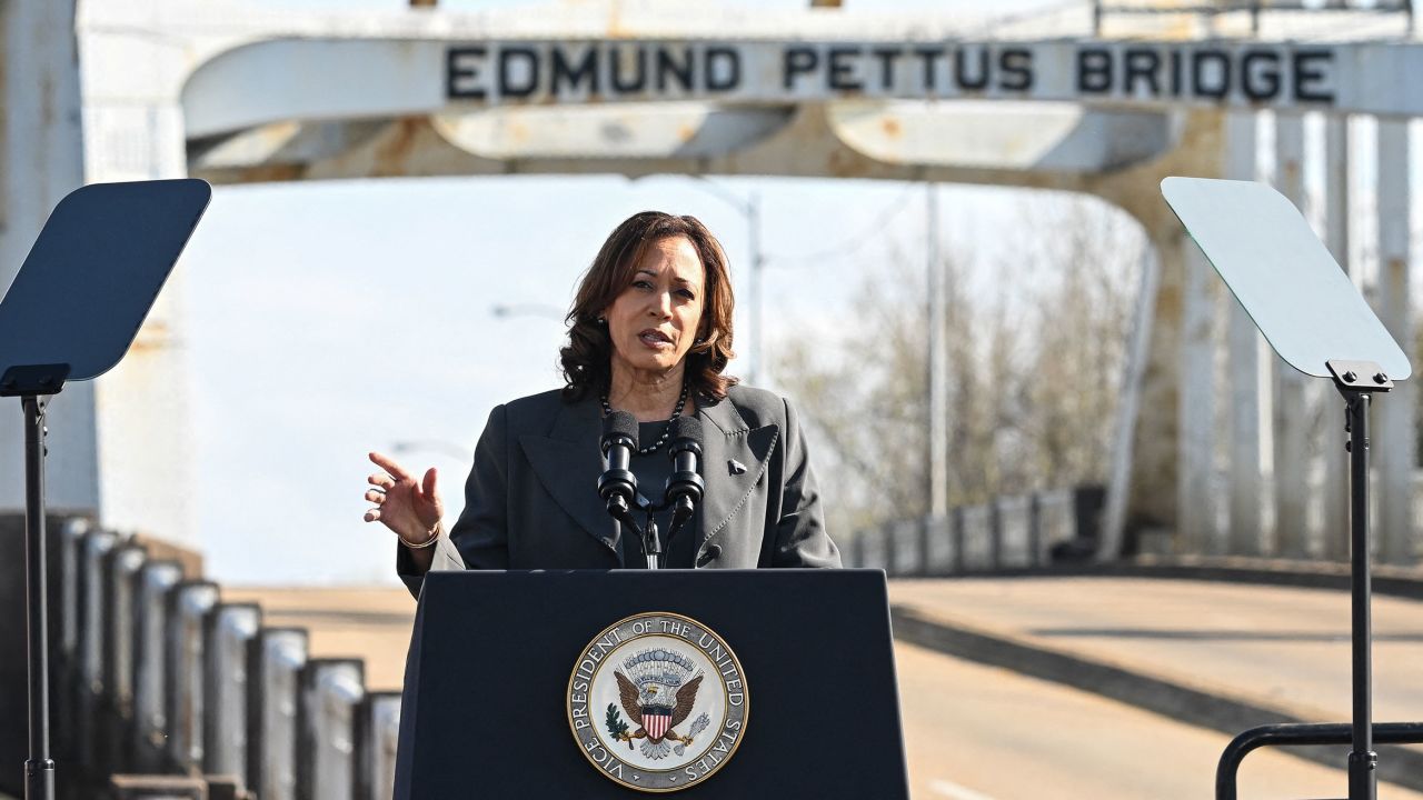  Kamala Harris Calls for End to Israel-Gaza War, Advocates Ceasefire and Two-State Solution