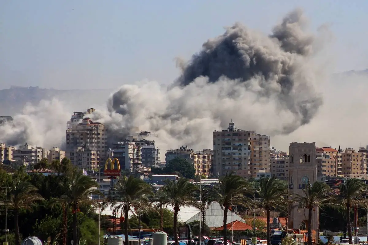  Lebanon’s city Tyre was Reduced to Ruins after Israeli Airstrikes