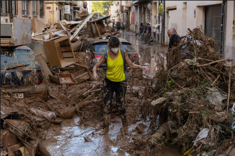 Spain’s King and Queen Pelted with Mud in Flood-Hit Valencia.